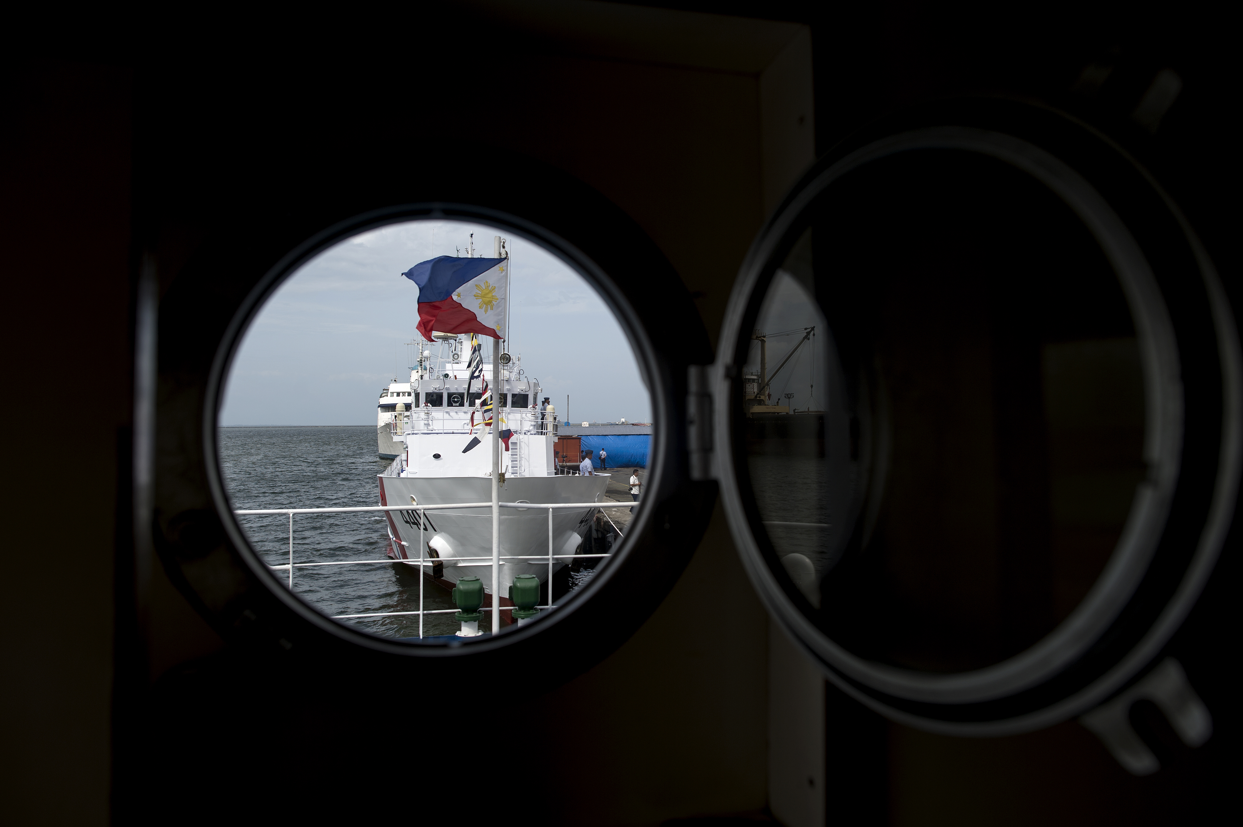 Philippine Coast Guards (PCG) first ever multi-role response vessel (MRRV) called the BRP Tubbataha arrives at the port in Manila on August 18, 2016. The 44-meter vessel, is one of ten originally ordered and built by Japan Marine United Corporation and named after Tubbataha lighthouse , located in Tubbataha Marine National Park, Palawan. / AFP PHOTO / NOEL CELIS