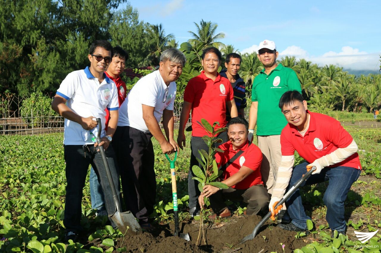 851439391_30055_17890370319775175806