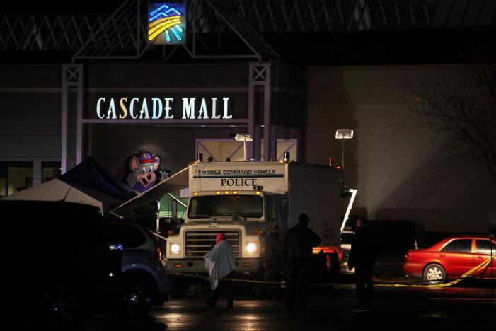 Authorities are pictured at the Cascade Mall following reports of an active shooter in Burlington, Washington, U.S. September 24, 2016. REUTERS/Matt Mills McKnight