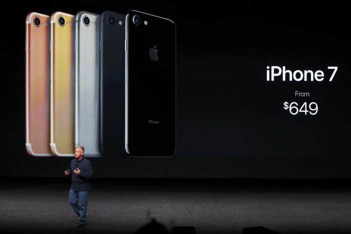 Phil Schiller, Senior Vice President of Worldwide Marketing at Apple Inc, discusses the iPhone 7 during an Apple media event in San Francisco, California, U.S. September 7, 2016. REUTERS/Beck Diefenbach