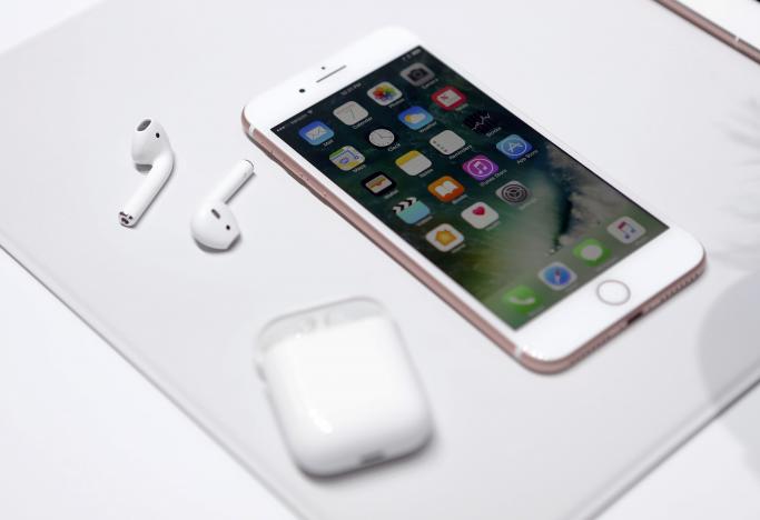 The Apple iPhone7 and AirPods are displayed during an Apple media event in San Francisco, California, U.S. September 7, 2016. Reuters/Beck Diefenbach