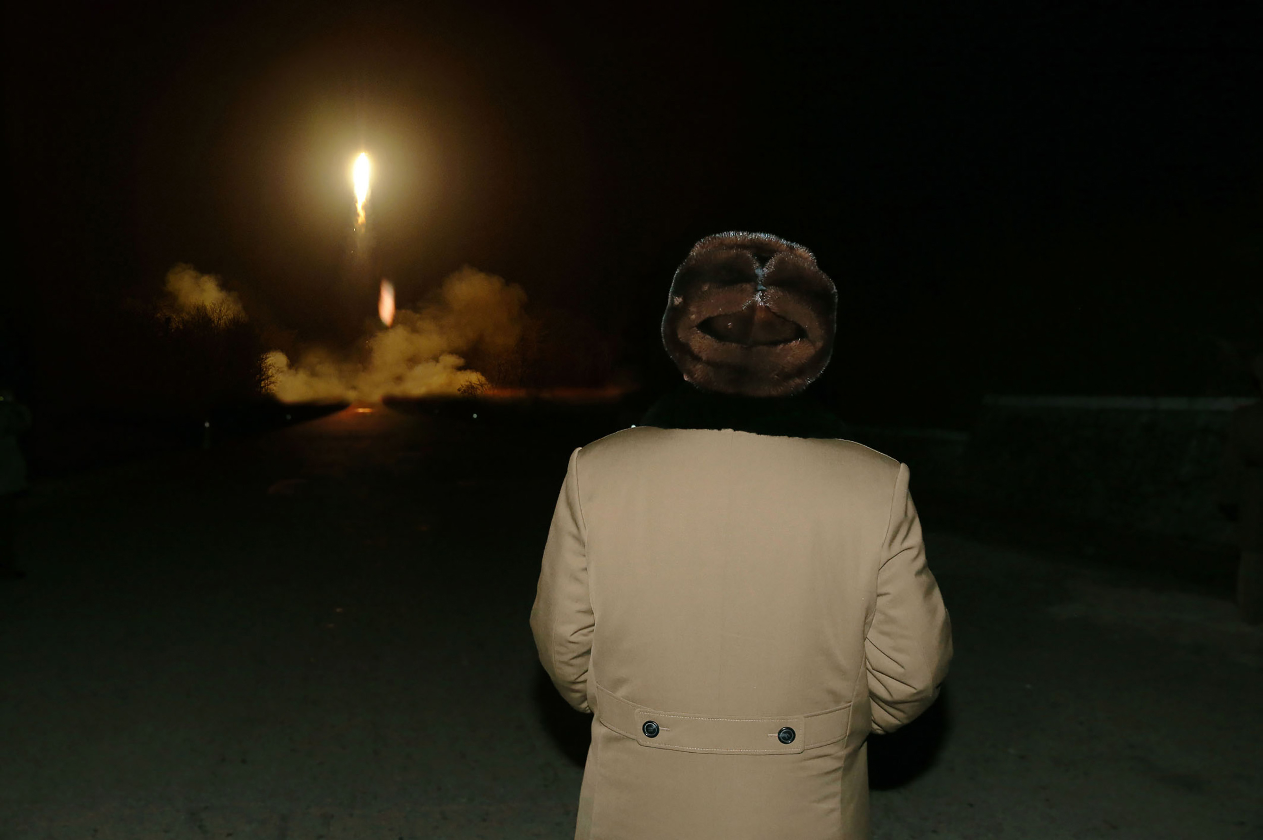 This undated picture released from North Korea's official Korean Central News Agency (KCNA) on March 11, 2016 shows North Korean leader Kim Jong-Un attending a mobile drill for ballistic rocket launch at an undisclosed location. North Korean leader Kim Jong-Un has ordered further nuclear tests, state media said on March 11, as military tensions surge on the Korean peninsula with South Korean and US forces engaged in large-scale joint exercises condemned by Pyongyang. / AFP PHOTO / KCNA / KNS