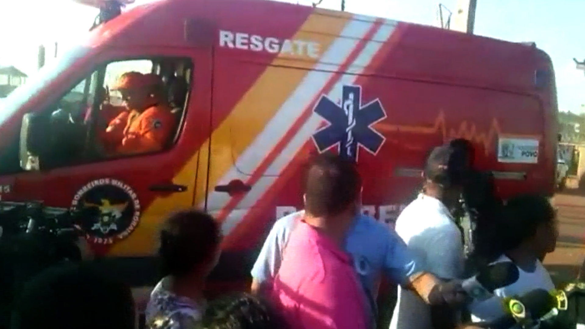 Handout video grab taken from Folha de Boa Vista showing an ambulance outside the Agricola de Monte Cristo prison in Boa Vista, in the Brazilian northern state of Roraima, on October 16, 2016 where at least 10 inmates were killed during clashes between two rival factions. Rioting inmates beheaded their rivals and bodies were burned in an explosion of violence in two Brazilian jails that left at least 18 people dead, authorities said on Monday. Prisoners also took women visitors hostage, a regional official told Brazilian television. It was the latest eruption of gruesome violence to hit the country's underfunded and overcrowded prison system. / AFP PHOTO / FOLHA DE BOA VISTA / HO / RESTRICTED TO EDITORIAL USE - MANDATORY CREDIT "AFP PHOTO / FOLHA DE BOA VISTA / HO " - NO MARKETING NO ADVERTISING CAMPAIGNS - DISTRIBUTED AS A SERVICE TO CLIENTS - BEST QUALITY AVAILABLE