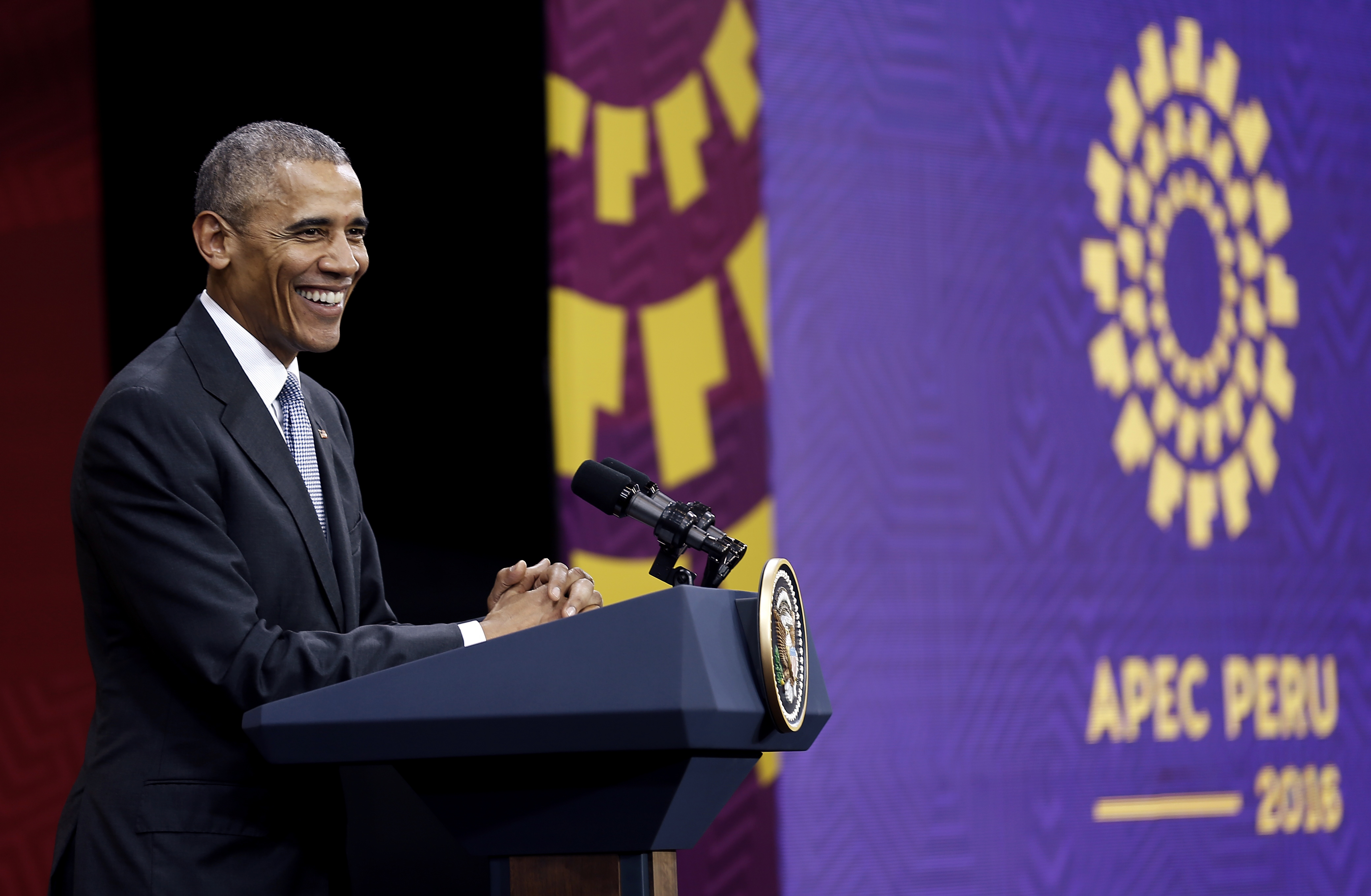 US President Barack Obama speaks during a press conference on the last day of the Asia-Pacific Economic Cooperation (APEC) Summit in Lima on November 20, 2016. Asia-Pacific leaders vowed on November 20 to fight protectionism at the close of a summit upended by US President-elect Donald Trump's shock victory and virulent attacks on free-trade deals. / AFP PHOTO / LUKA GONZALES