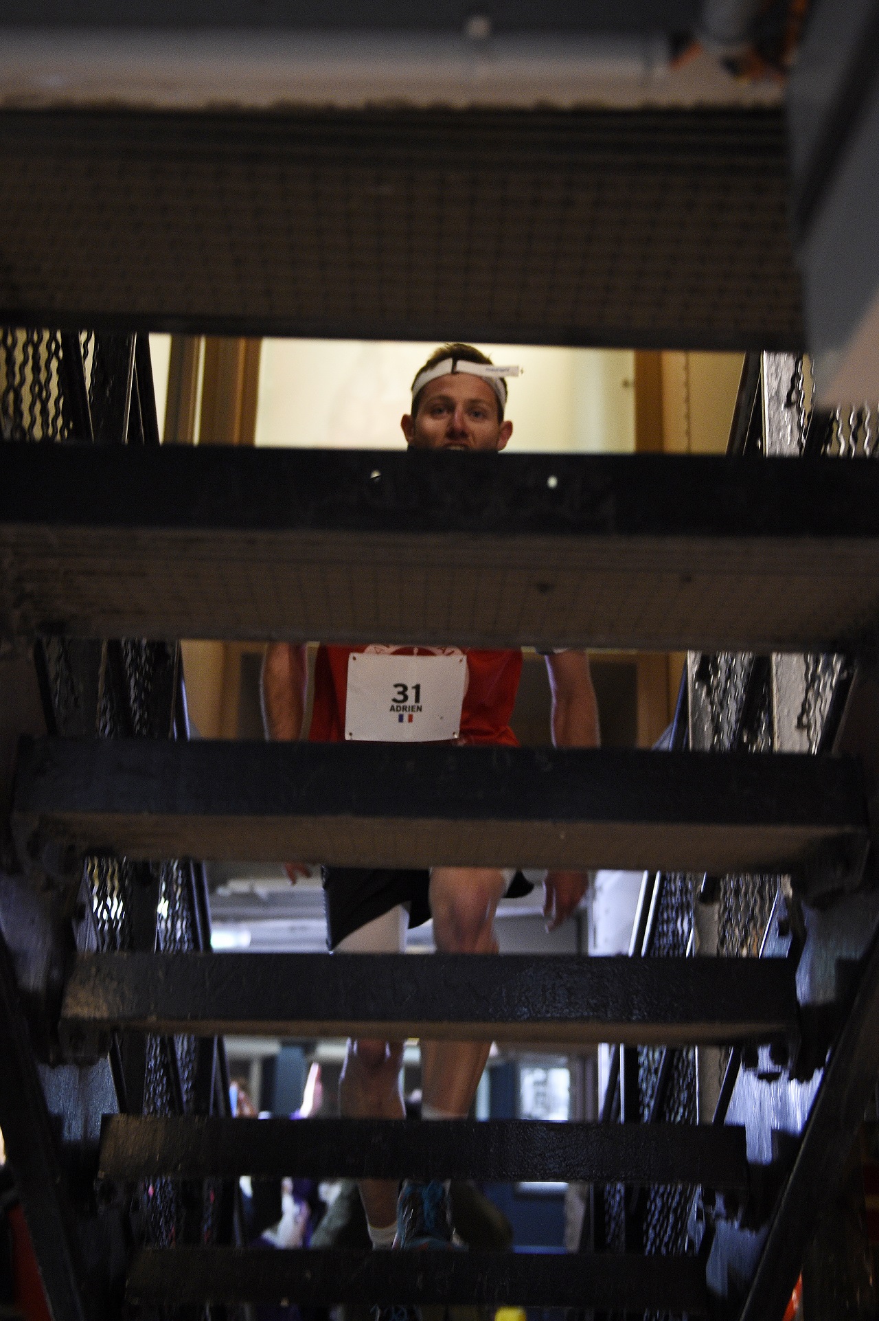 Adrien Peret from France competes in the "La Verticale Tour Eiffel" ascent race, on March 20, 2015 in the stairs of the Eiffel Tower in Paris. AFP PHOTO / MARTIN BUREAU / AFP PHOTO / MARTIN BUREAU