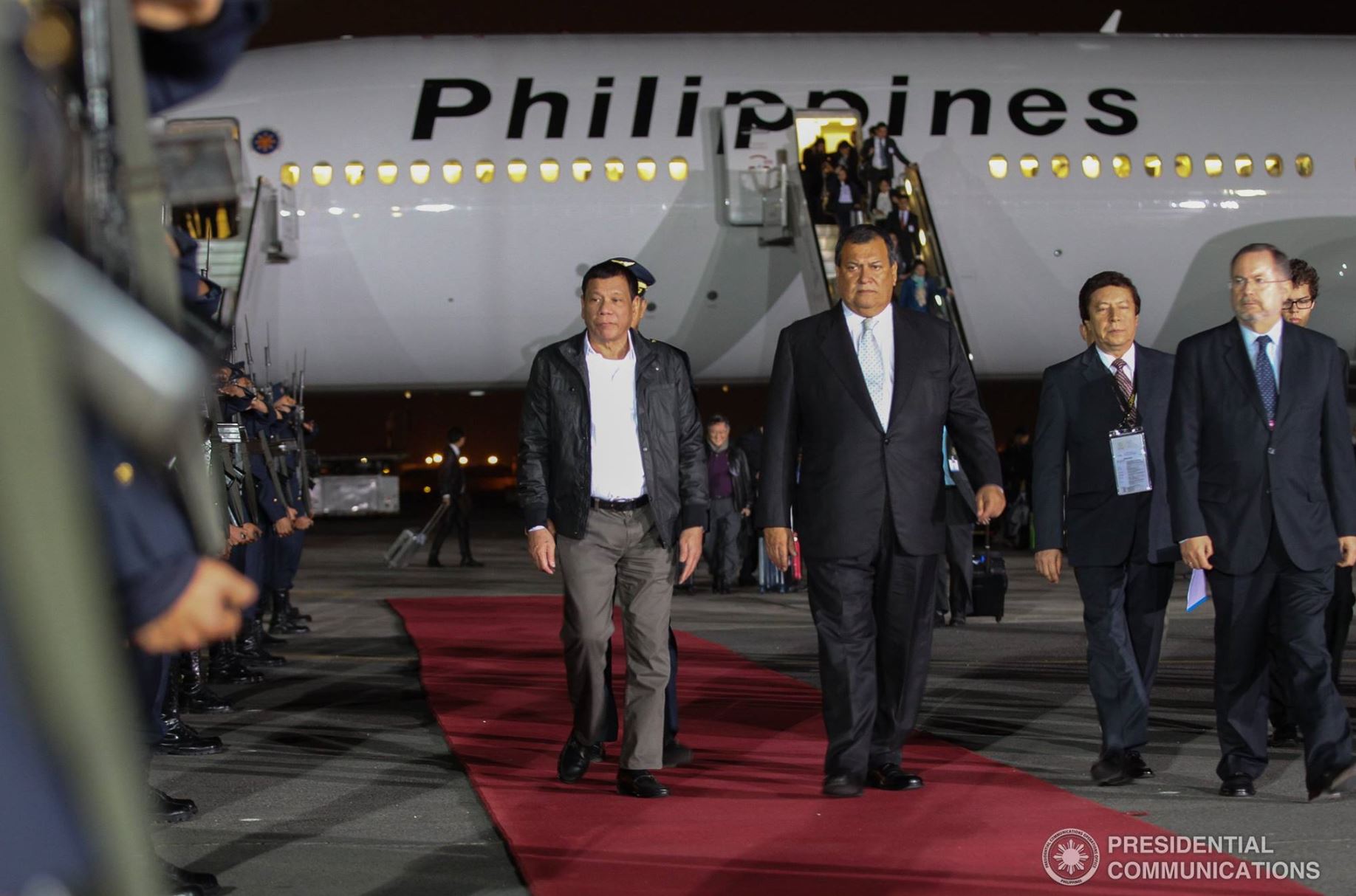 President Rodrigo Duterte is welcomed by Peruvian Minister of Culture Jorge Nieto Montesinos upon his arrival at Jorge Chavez International Airport in Lima, Peru on November 17, 2016.  (Presidential Communications) 