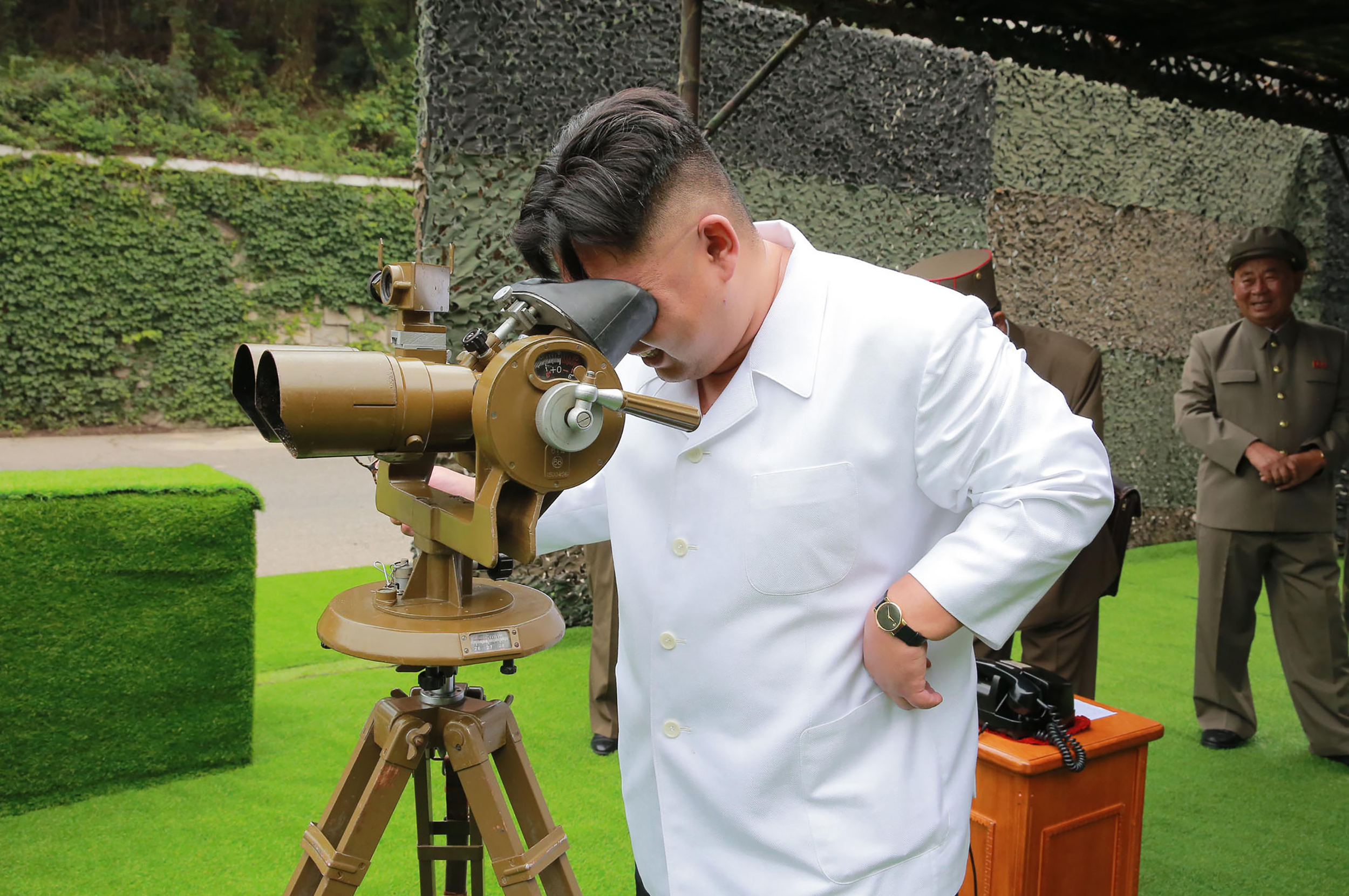 This undated picture released from North Korea's official Korean Central News Agency (KCNA) on September 6, 2016 shows North Korean leader Kim Jong-Un inspecting the fire drill of ballistic rockets by Hwasong artillery units of the KPA Strategic Force at an undisclosed location in North Korea. / AFP PHOTO / KCNA VIA KNS / KCNA /  - South Korea OUT / REPUBLIC OF KOREA OUT   ---EDITORS NOTE--- RESTRICTED TO EDITORIAL USE - MANDATORY CREDIT "AFP PHOTO/KCNA VIA KNS" - NO MARKETING NO ADVERTISING CAMPAIGNS - DISTRIBUTED AS A SERVICE TO CLIENTS THIS PICTURE WAS MADE AVAILABLE BY A THIRD PARTY. AFP CAN NOT INDEPENDENTLY VERIFY THE AUTHENTICITY, LOCATION, DATE AND CONTENT OF THIS IMAGE. THIS PHOTO IS DISTRIBUTED EXACTLY AS RECEIVED BY AFP.  /