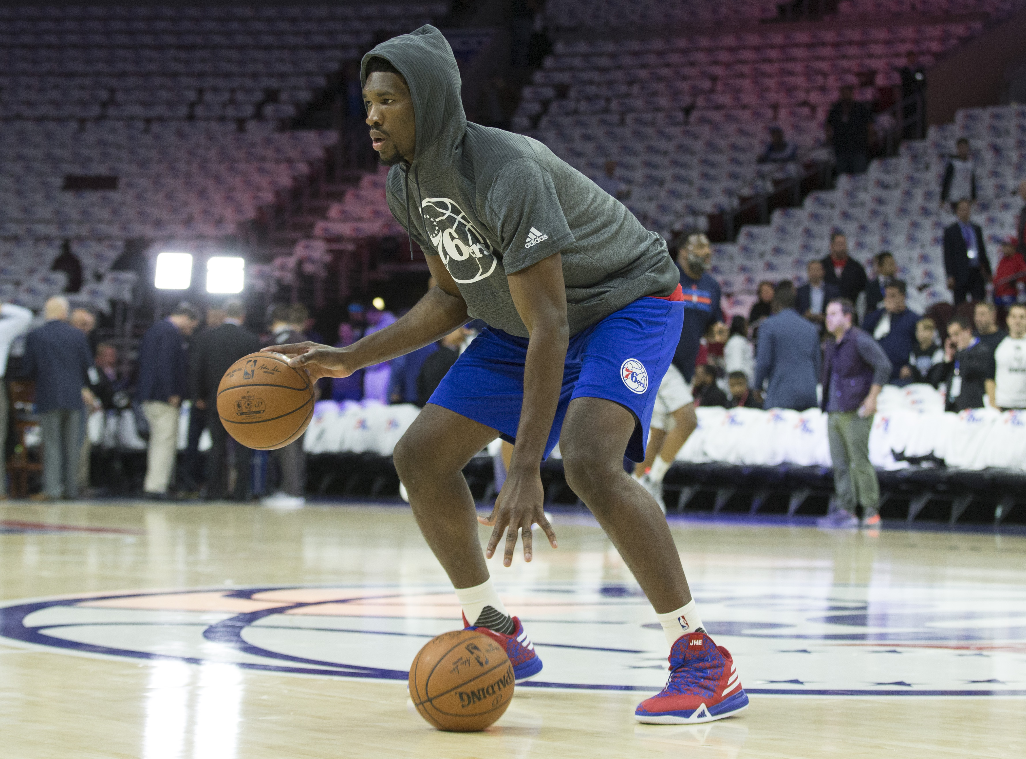 PHILADELPHIA, PA - OCTOBER 26: Joel Embiid #21 of the Philadelphia 76ers warms up prior to the game against the Oklahoma City Thunder at Wells Fargo Center on October 26, 2016 in Philadelphia, Pennsylvania. NOTE TO USER: User expressly acknowledges and agrees that, by downloading and or using this photograph, User is consenting to the terms and conditions of the Getty Images License Agreement.   Mitchell Leff/Getty Images/AFP