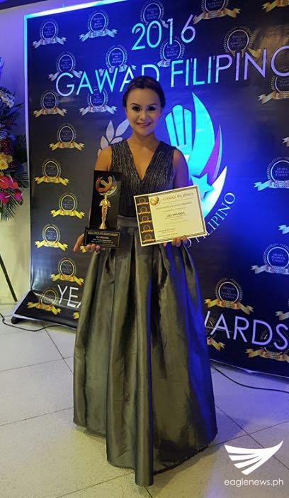 Eagle News Service anchor Gelmi Miranda of "Mata ng Agila Weekend" wins as "Best Female News Anchor" in the recent Gawad Pilipino Media People's Choice Awards held at the Quezon City Theater on Wednesday, December 7. (Eagle News Service)