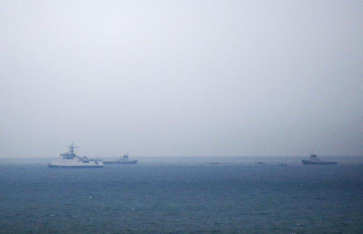 Ships are seen at the crash site of Russian military Tu-154 plane in the Black Sea off the coast of the resort city of Sochi, Russia December 25, 2016. REUTERS/Maxim Shemetov