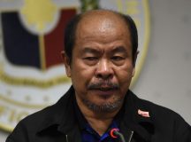 Former police officer Arthur Lascanas speaks during a press conference at the Senate in Manila on February 20, 2017. Lascanas during the press conference confessed to a litany of brutal crimes allegedly ordered by President Rodrigo Duterte when he was the mayor of the southern city of Davao. The crimes range from the murder of a Duterte opponent to the bombing of a mosque. He testified in the senate last October, but at that time denied the allegations. / AFP PHOTO / TED ALJIBE