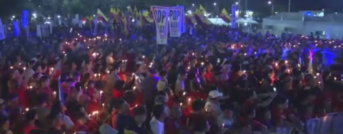 Crowd at pro-Duterte 