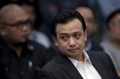 (File photo) Senator Antonio Trillanes attends a senate hearing in Manila on September 15, 2016. / AFP PHOTO / NOEL CELIS