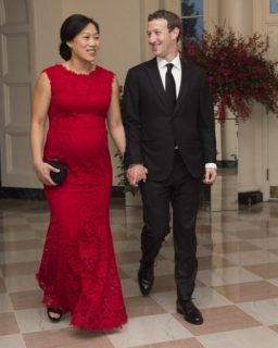 (FILES) This file photo taken on September 25, 2015 shows  Mark Zuckerberg, Chairman and CEO of Facebook and his wife, Priscilla Chan, arriving for a State Dinner hosted by US President Barack Obama for Chinese President Xi Jinping at the White House in Washington, DC, September 25, 2015.  Mark Zuckerberg on March 9, 2017, revealed that Facebook's first family is growing, with a baby sister on the way for one-year-old daughter Maxima. / AFP PHOTO / MOLLY RILEY