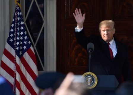 US President Donald Trump waves after he spoke at former president Andrew Jackson's Hermitage in Nashville, Tennessee on March 15, 2017. Donald Trump visited Nashville to rally supporters and pay homage to predecessor and unlikely political idol Andrew Jackson, America's first populist president. / AFP PHOTO / Nicholas Kamm