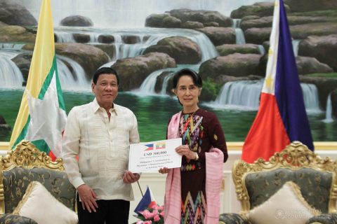 President Duterte handed over a pledge worth US $300,000 to Daw Aung San Suu Kyi, Myanmar's State Counsellor, for the Philippines’ humanitarian assistance to Myanmar’s Rakhine State.  It is the biggest donation made so far made by an ASEAN member state to Myanmar’s Rakhine State this year.  (photo courtesy Presidential Communications)