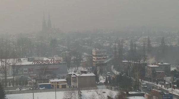 Engineers in Poland test household electrostatic precipitation filters to reduce pollution from burning coal in winter months. (Photo grabbed from Reuters video)