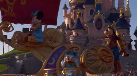 Disneyland Paris holds grand parade to celebrate the park's 25th anniversary.(photo grabbed from Reuters video)