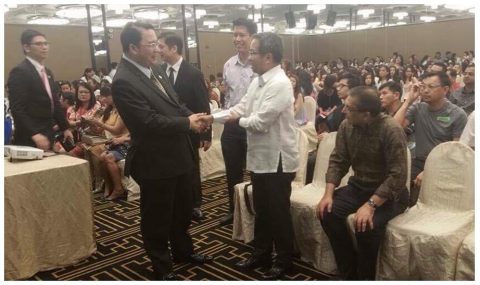 Philippine Ambassador to Singapore Antonio A. Morales attended the Evangelical Mission organized by the Iglesia ni Cristo (INC) at the Concorde Hotel, Singapore, on Sunday, 26 March 2017. (Photo from the Philippine embassy's website in Singapore)