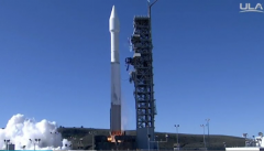 A United Launch Alliance rocket carrying a military satellite lifts off from Vandenberg Air Force Base in California.(photo grabbed from Reuters video)