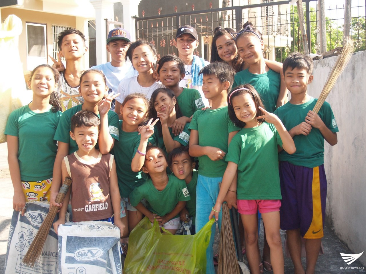 Clean-up drive ng mga kabataan masayang isinagawa sa Meycauayan, Bulacan