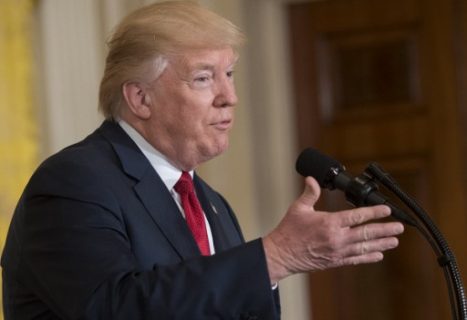 US President Donald Trump speaks alongside Italian Prime Minister Paolo Gentiloni (L) during a press conference in the East Room at the White House in Washington, DC, April 20, 2017. / AFP PHOTO / SAUL LOEB