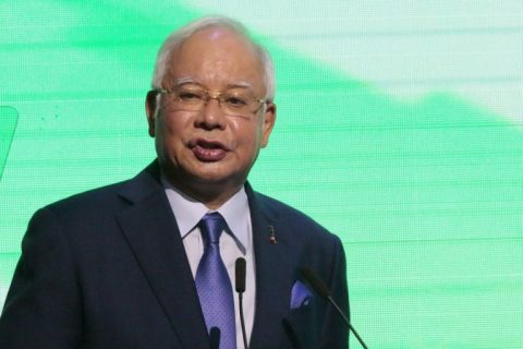 Malaysian Prime Minister Najib Razak speaks at a forum on the sidelines of the Association of Southeast Asian Nations (ASEAN) summit in Manila on April 28, 2017. The Association of Southeast Asian Nations (ASEAN) summit in Manila, where leaders will discuss territorial disputes, terrorism and economic integration, takes place in the Philippine capital on April 28-29. / AFP PHOTO / JOSEPH AGCAOILI
