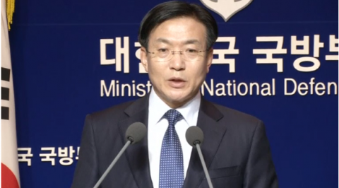 South Korean Defence Ministry says the U.S. Navy's decision to redirect its Carl Vinson strike group is an indication of the seriousness of the situation on the Korean Peninsula.(photo grabbed from Reuters video)