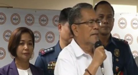 Former Interior and Local government secretary Ismael "Mike" Sueno gives an emotional speech during the send-off ceremonies for him at the DILG.
