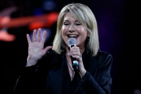 British-Australian singer Olivia Newton-John performs at the 58th Vina del Mar International Song Festival on February 23, 2017 in Vina del Mar, Chile. / AFP PHOTO / PAUL PLAZA