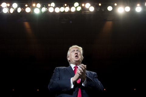 US President Donald Trump addresses a 'Make America Great Again' rally at the Kentucky Exposition Center in Louisville, Kentucky, March 20, 2017. / AFP PHOTO / JIM WATSON