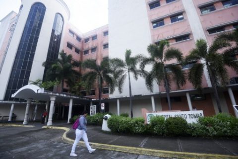 View of the Santo Tomas Hospital on May 30, 2017 in Panama City where Manuel Antonio Noriega died on Monday. Manuel Antonio Noriega, who took power in Panama in 1983 and was ousted by US forces in 1989, died late Monday, May 29, 2017 in Panama City, a government official said. / AFP PHOTO / RODRIGO ARANGUA