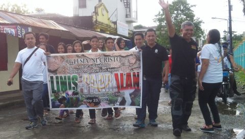 Ilan sa mga miyembro ng Iglesia ni Cristo na nakipagkaisa sa isinagawang "Linis-Paarala"