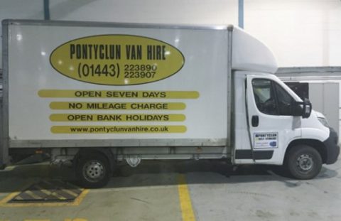 A handout picture released by the Metropolitan Police Service (MPS) on June 22, 2017 shows the van used in the terrorist attack in Finsbury Park on June 19. Police continued to remand Darren Osborne, the man suspected of deliberately driving into the Muslim group, in custody following the terror attack in which several people were injured, the fourth bloody assault on members of the public in three months. / AFP PHOTO / METROPOLITAN POLICE / - / RESTRICTED TO EDITORIAL USE - MANDATORY CREDIT "AFP PHOTO / METROPOLITAN POLICE" - NO MARKETING NO ADVERTISING CAMPAIGNS - DISTRIBUTED AS A SERVICE TO CLIENTS
