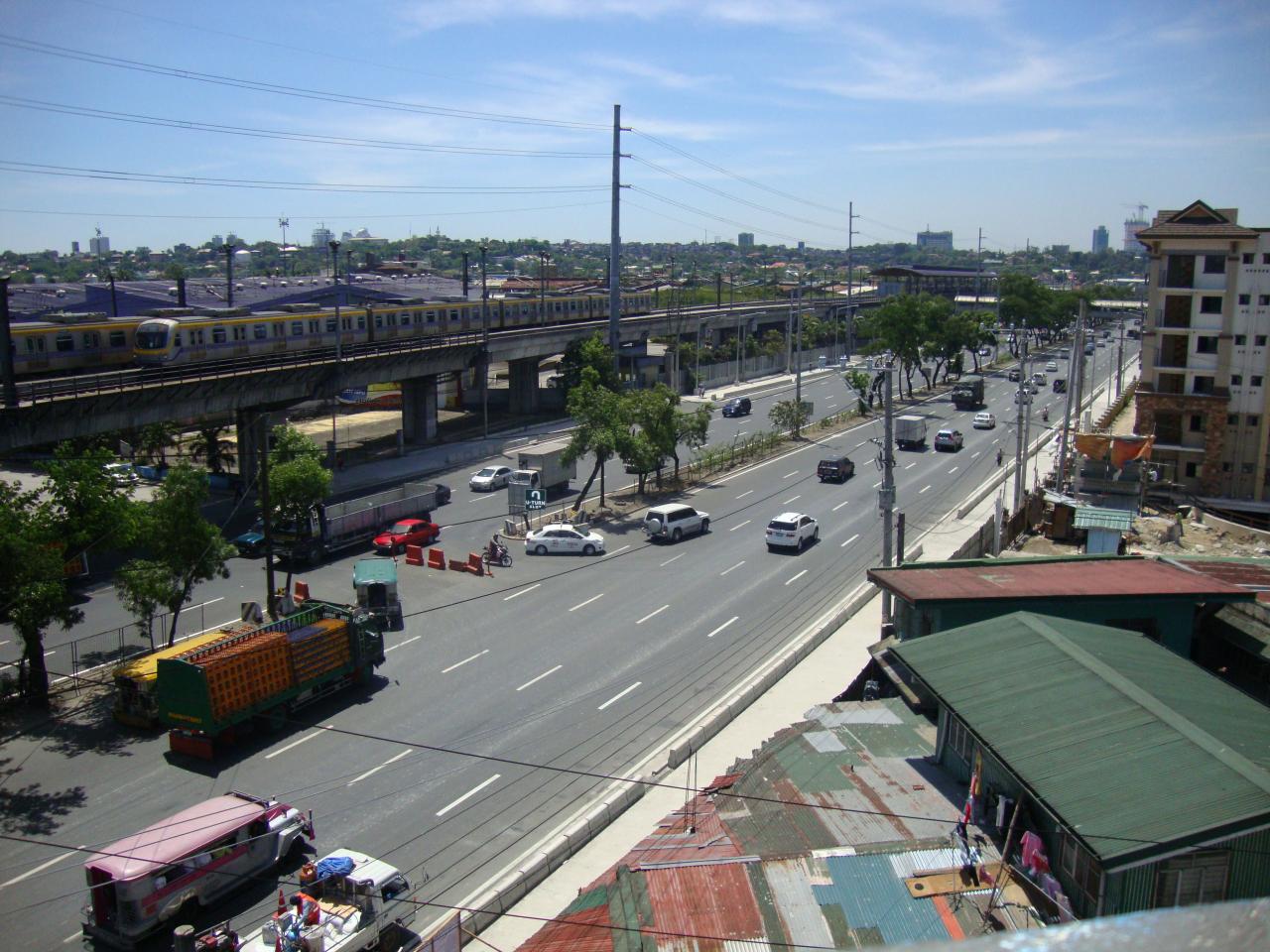 Photo courtesy of http://wikimapia.org/street/3706/Marcos-Highway-Marikina-Infanta-Highway-R-6