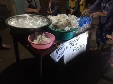 Free food is given day and night by Amer Riga's family and friends to help evacuees fleeing Marawi City. (Courtesy facebook post of Amer Riga)