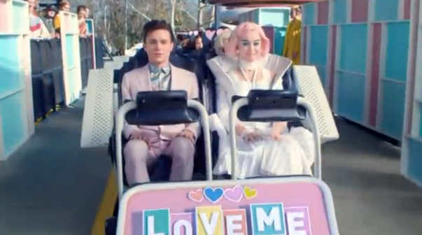 Livestreams,_bad_blood_drive_Katy_Perry's_'Witness'_to_No.1