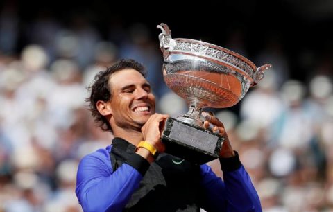 Tennis - French Open - Roland Garros, Paris, France - June 11, 2017   Spain's Rafael Nadal celebrates with the trophy after winning the final against Switzerland's Stan Wawrinka   Reuters / Christian Hartmann