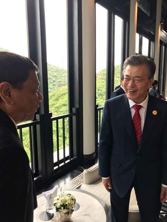 President Rodrigo Duterte with South Korean President Moon Jae In
