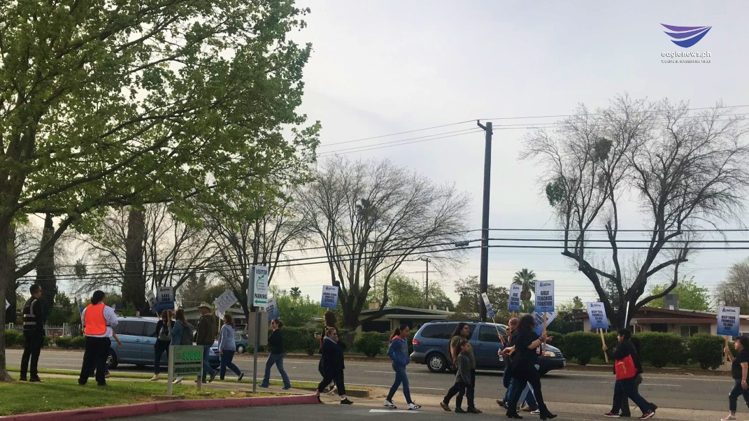 Sacramento teachers strike for smaller class size