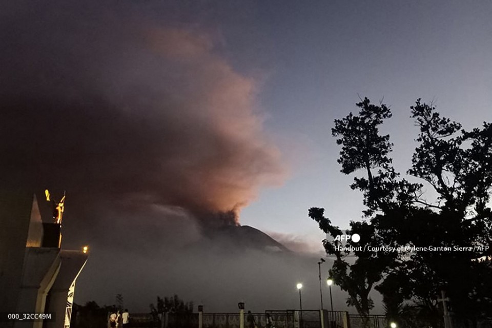Beautiful Ethiopian Volcano Eruption Sends Ash To Delhi, Hitting Flight Operations Background for Your Screen Beautiful Ethiopian Volcano Eruption Sends Ash To Delhi, Hitting Flight Operations Background for Your Screen